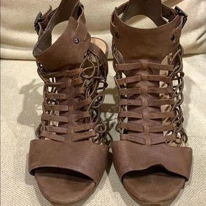 Vince Camuto Brown Sandals 7 1/2 M